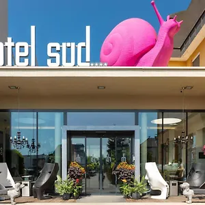 Sued מלון